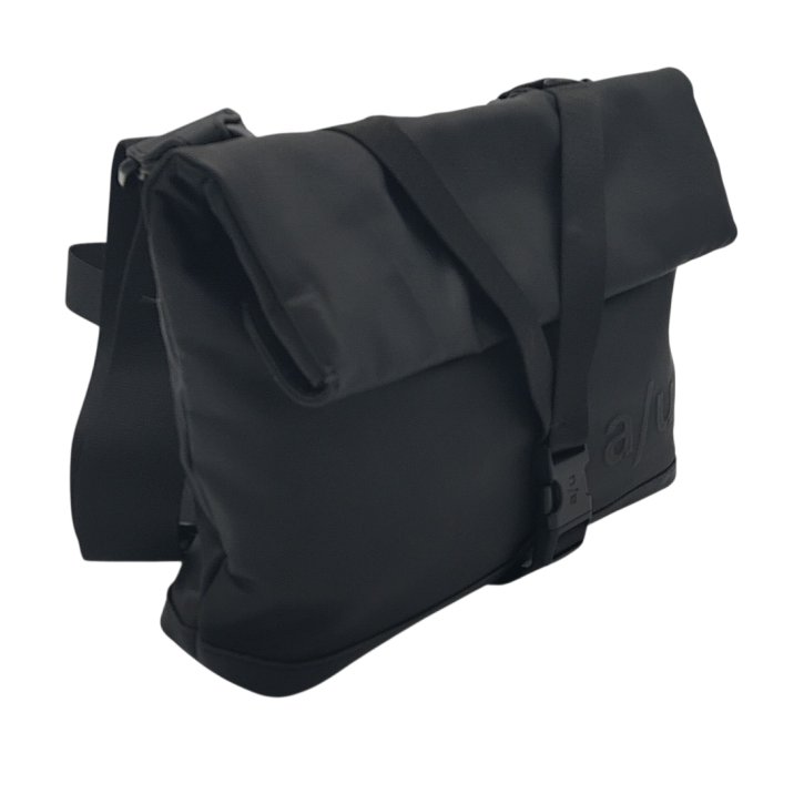 Aunts & Uncles YAO Umhängetasche black